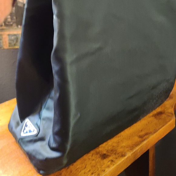 Auth. Prada handbag - Picture 8 of 15